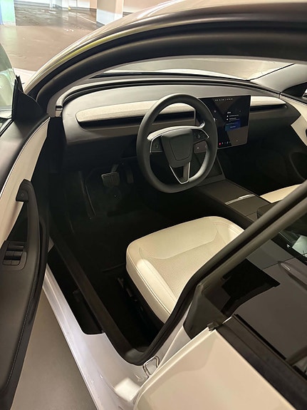 Tesla Model 3 8 of 18