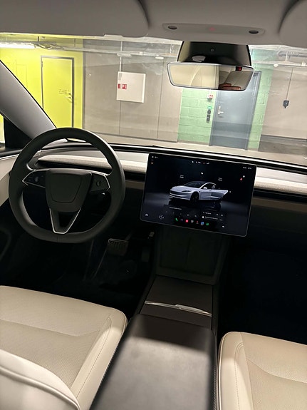 Tesla Model 3 7 of 18