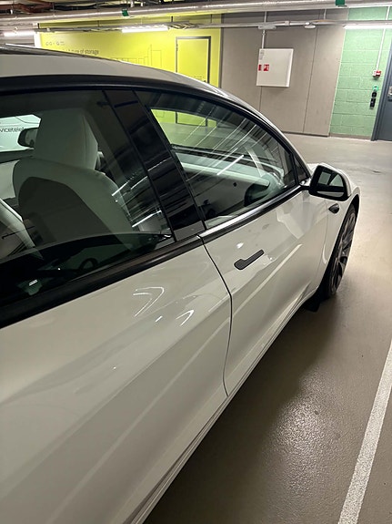 Tesla Model 3 3 of 18