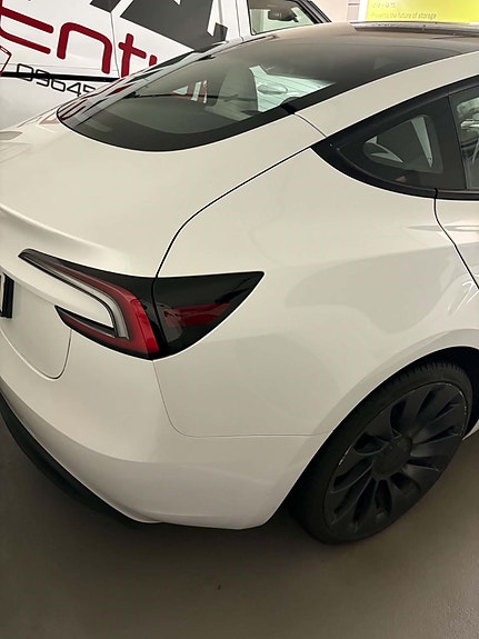 Tesla Model 3 5 of 18