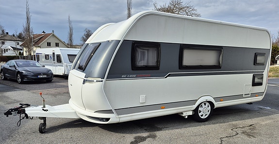 Hobby 490 KMF/De Luxe Edition/2 køyer/Mover/Klima/Lufttelt