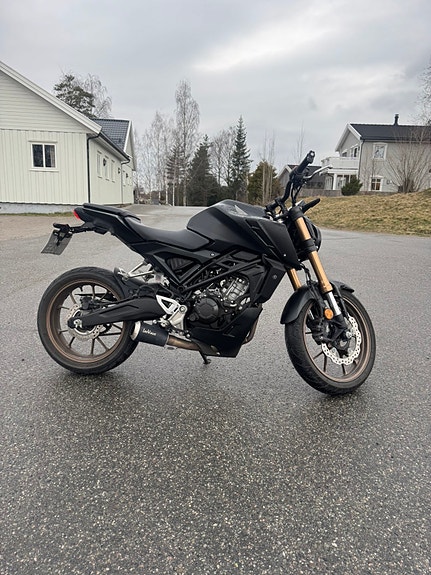 Honda CB 125 R 3 of 5