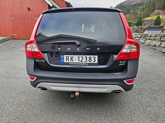 Volvo XC70 3 of 5