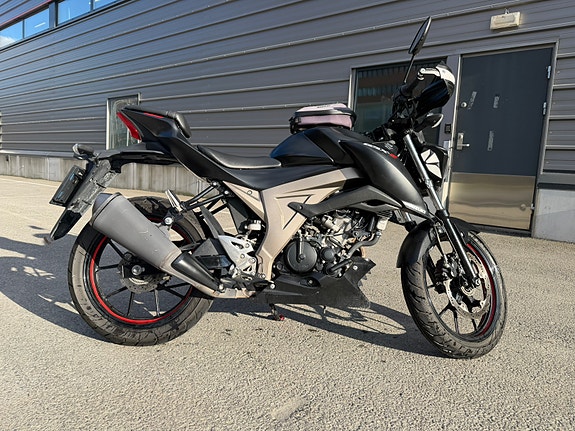 Suzuki GSX-S 125 2 of 9