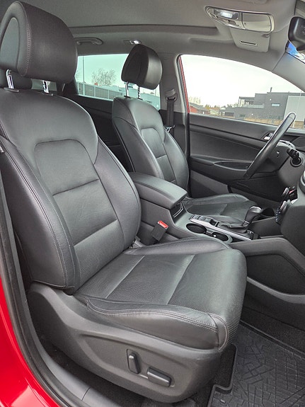 Hyundai Tucson 30 of 30