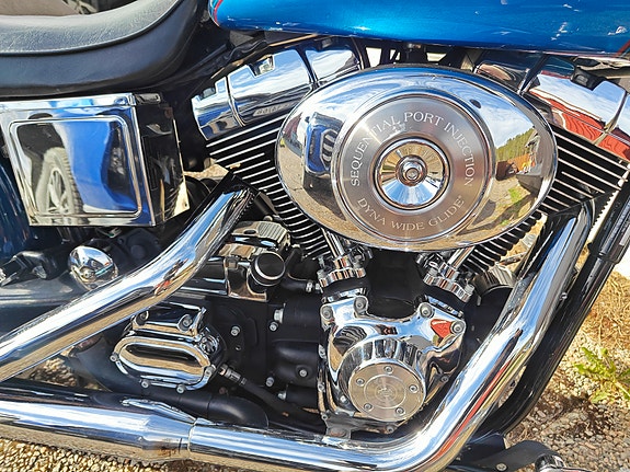 Harley-Davidson FXDWG Dyna Wide Glide 8 of 21