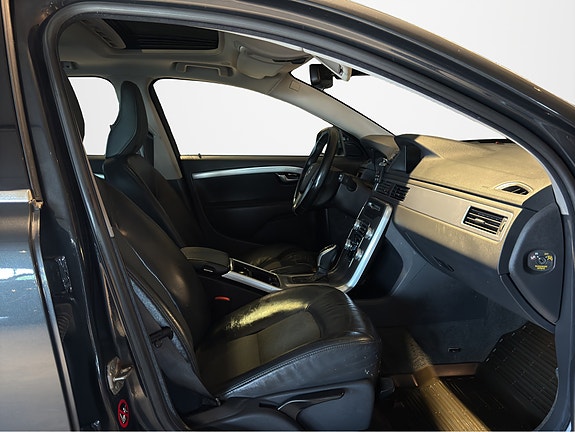 Volvo V70 17 of 23