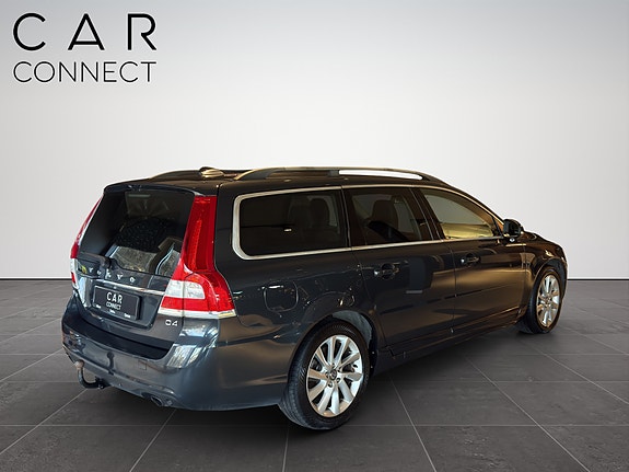 Volvo V70 7 of 23