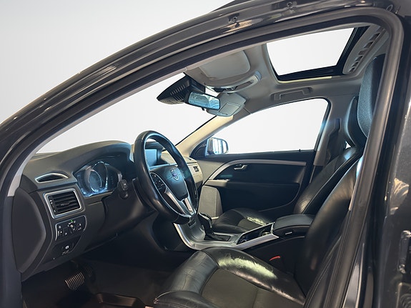 Volvo V70 11 of 23