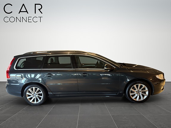 Volvo V70 3 of 23