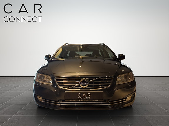 Volvo V70 9 of 23