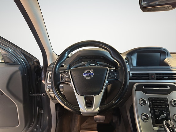 Volvo V70 12 of 23