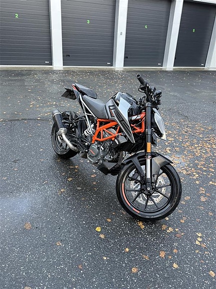 KTM 125 Duke 4 of 5