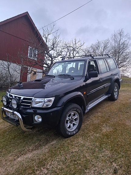 Nissan Patrol 4 of 10