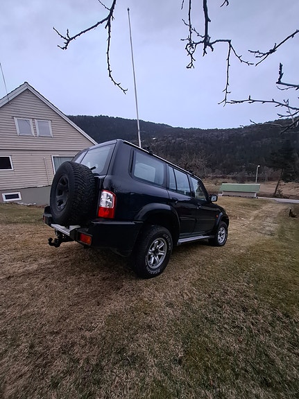 Nissan Patrol 6 of 10