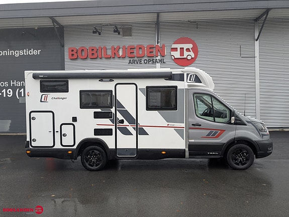 Challenger S294 || NYHET! || 659cm x 210cm | Face2Face | 8-trinns | Solcelle | 165hk | ADAPTIV cruisecontrol | 2 x dobbeltseng