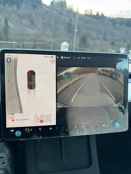 Tesla Model Y 12 of 19