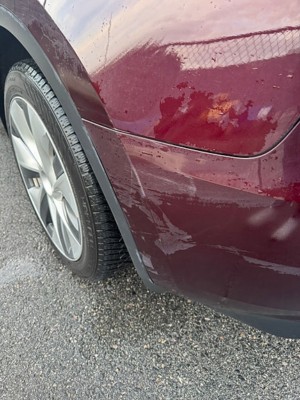 Tesla Model Y 15 of 19