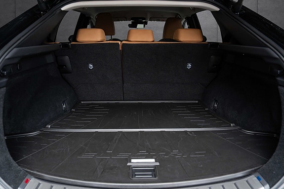 Lexus RZ450e 18 of 19
