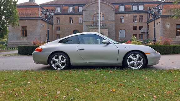 Porsche 911 2 of 27