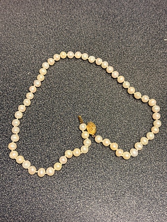 Ekte vintage perlekjede halskjede 9K gulllås (375) – KLASSISK & TIDLØST