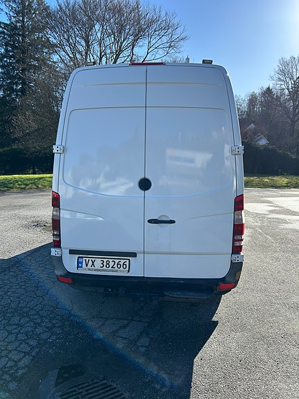 Mercedes-Benz Sprinter 516 CDI 4 of 5