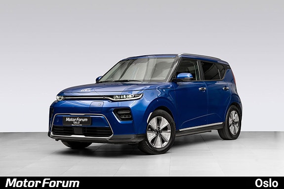 Skarpt frontdesign med moderne LED-lykter og karakteristisk grill.