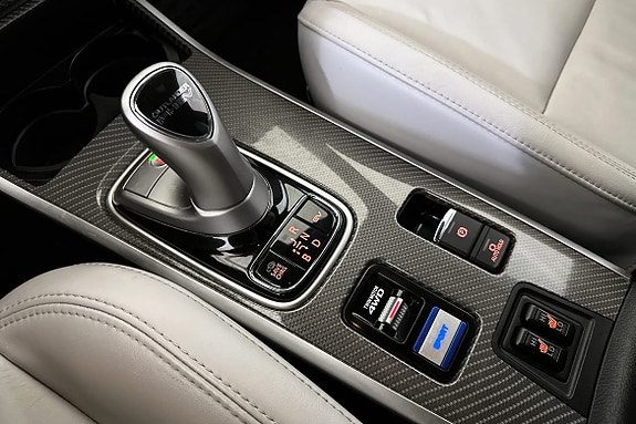 justering av kjøremoduser og 4x4 aktivering.