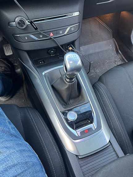 Peugeot 308 9 of 12