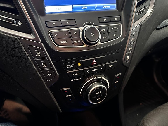 Hyundai Grand Santa Fe 21 of 29