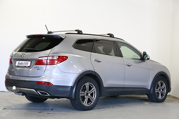 Hyundai Grand Santa Fe 4 of 5