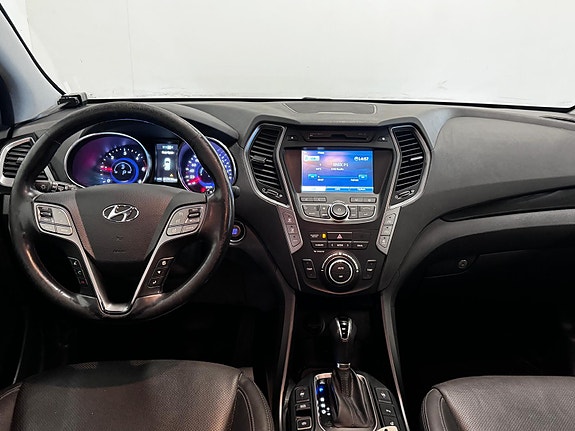 Hyundai Grand Santa Fe 16 of 29