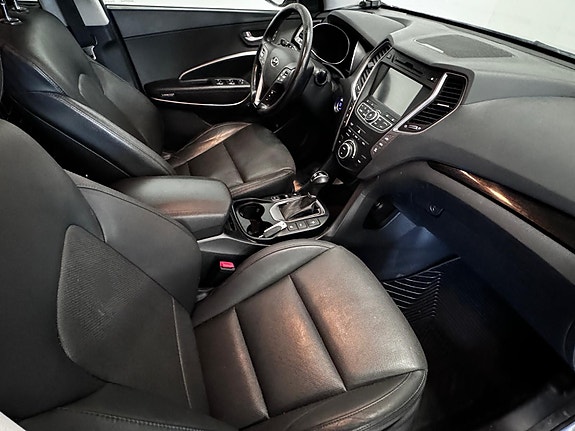 Hyundai Grand Santa Fe 11 of 29