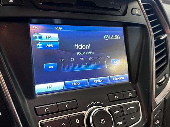 Hyundai Grand Santa Fe 22 of 29