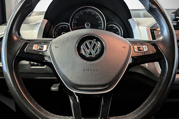 Volkswagen UP! 12 of 22