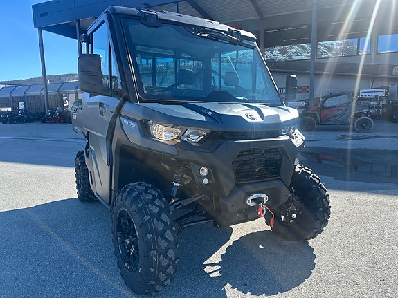 Can-Am Traxter HD9 XU 3 of 5