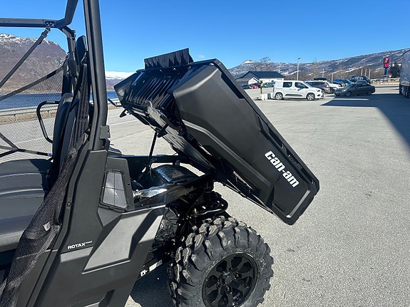 Can-Am Traxter HD9 XU 5 of 5