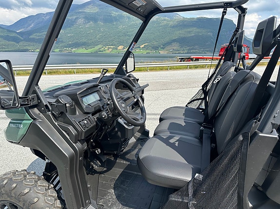 Can-Am Traxter HD9 XU 4 of 6