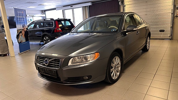 Volvo S80 3 of 30