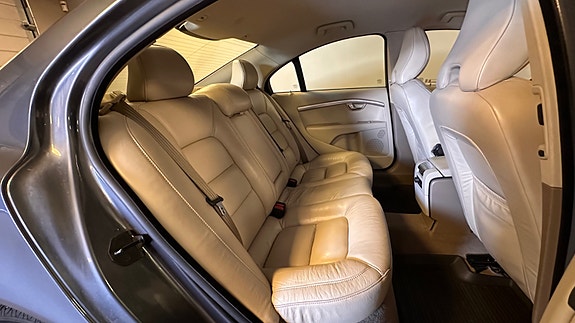 Volvo S80 13 of 30