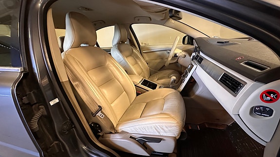 Volvo S80 11 of 30