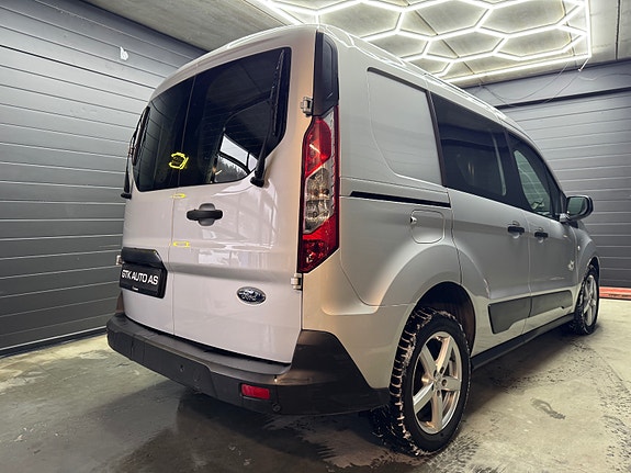 Ford Transit Connect 8 of 23