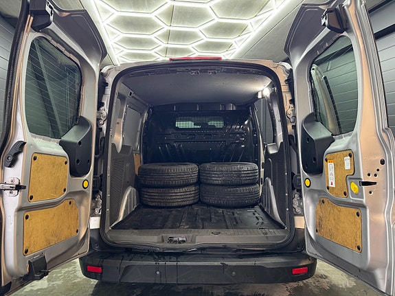 Ford Transit Connect 4 of 23