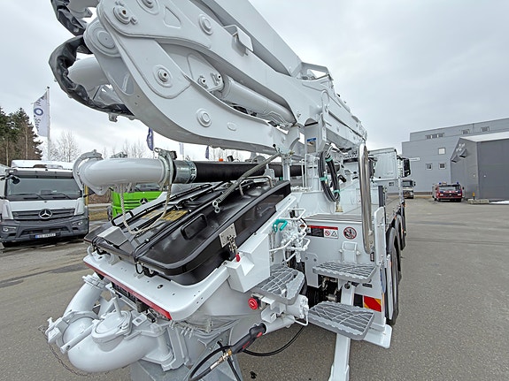 Mercedes-Benz Arocs 3248 Betong pumpe Everdigm ECP33ZX ubrukt 2025 modell 21 of 30
