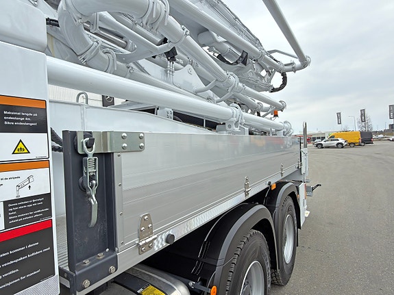 Mercedes-Benz Arocs 3248 Betong pumpe Everdigm ECP33ZX ubrukt 2025 modell 11 of 30