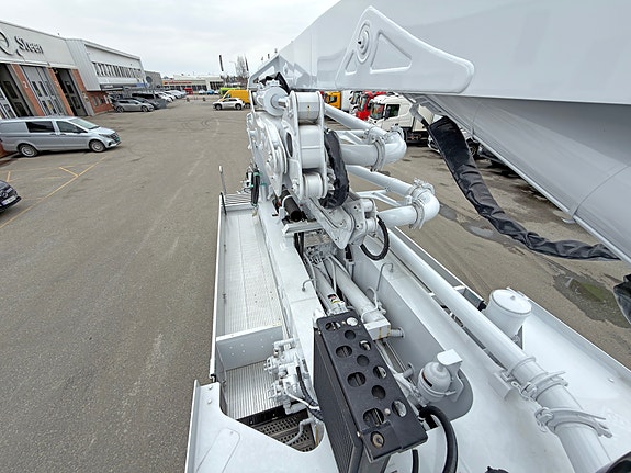 Mercedes-Benz Arocs 3248 Betong pumpe Everdigm ECP33ZX ubrukt 2025 modell 24 of 30
