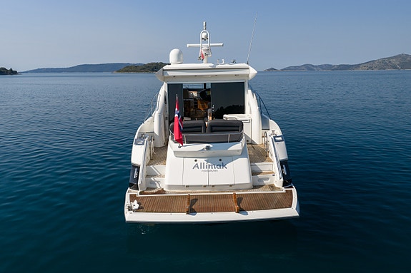 Sunseeker Predator 52 4 of 30