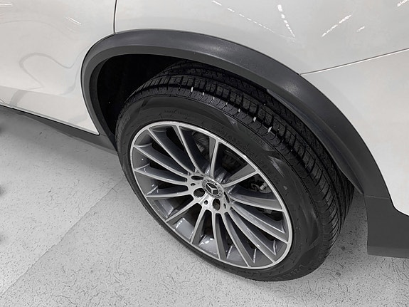 Mercedes-Benz GLC350 e 15 of 15