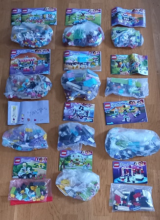 12 sett Lego friends selges billig!