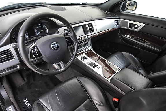 Jaguar XF 14 of 26
